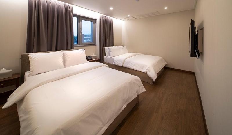 Centro Hotel Chilgok Bagian luar foto