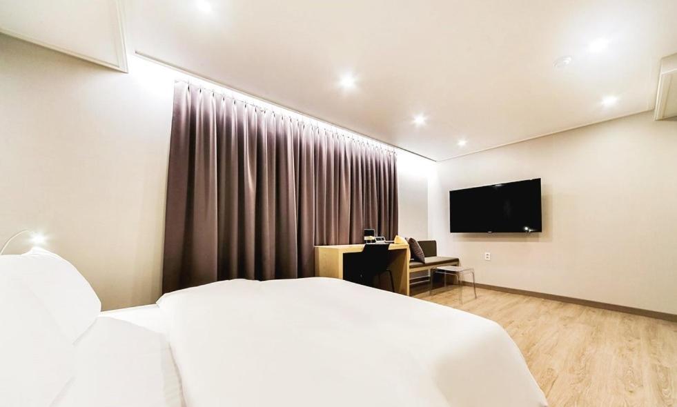 Centro Hotel Chilgok Bagian luar foto