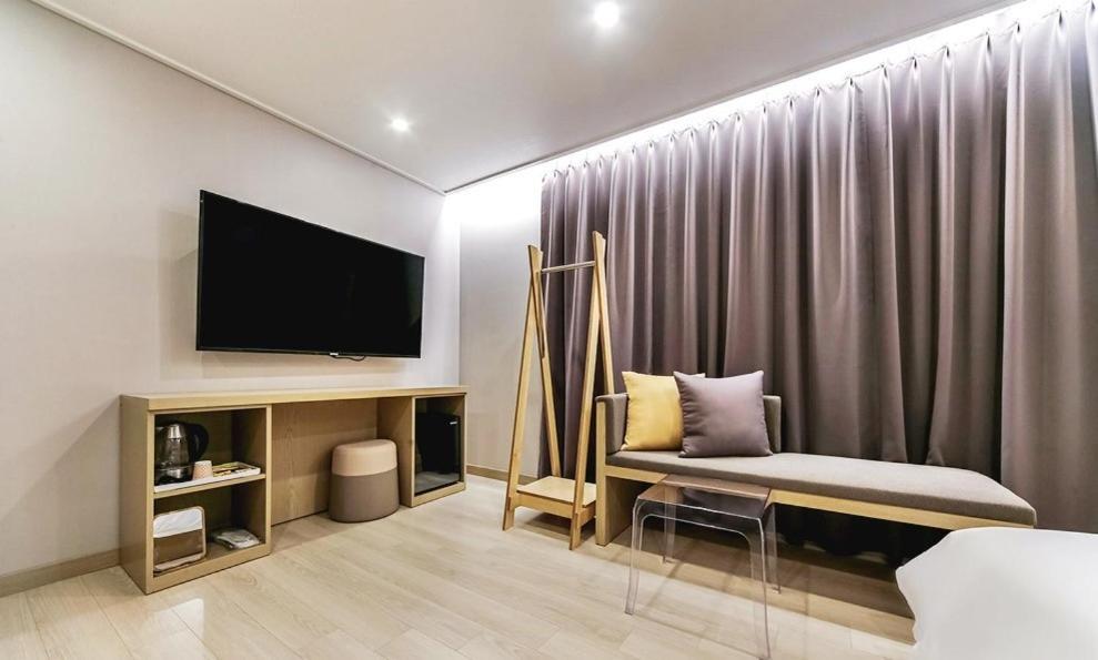 Centro Hotel Chilgok Bagian luar foto