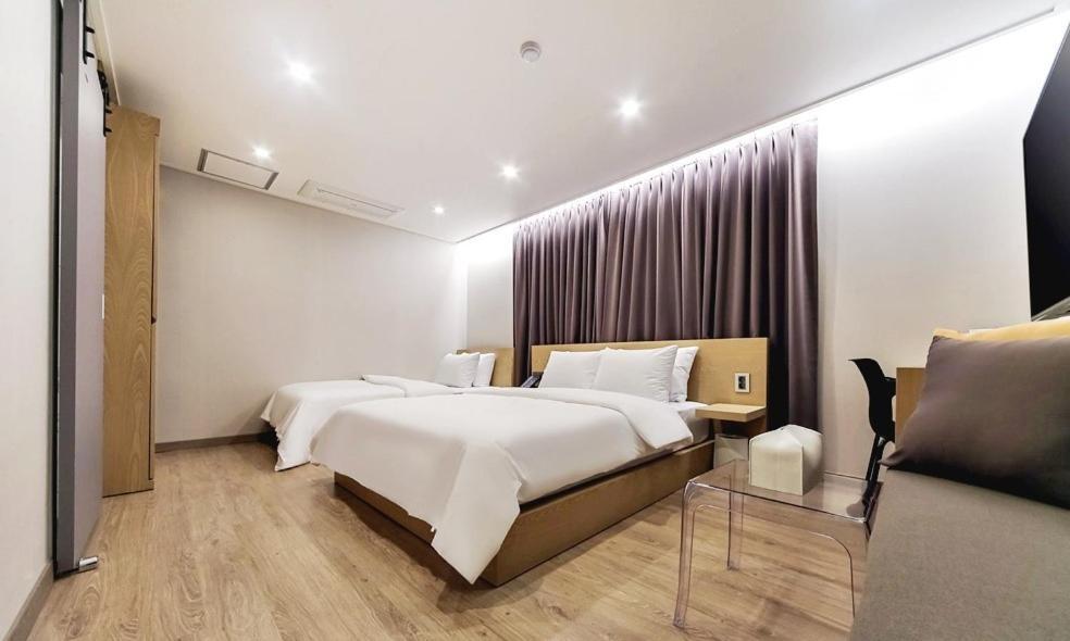 Centro Hotel Chilgok Bagian luar foto